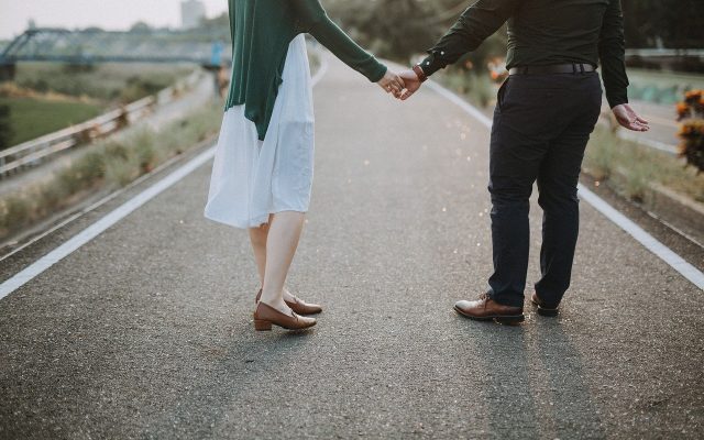 Hands People Couple Man Woman  - mina6120 / Pixabay